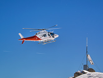 heliski-elicottero-in-volo