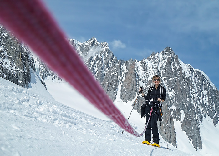 passeggiata con le ciaspole sul ghiacciaio del Monte Bianco